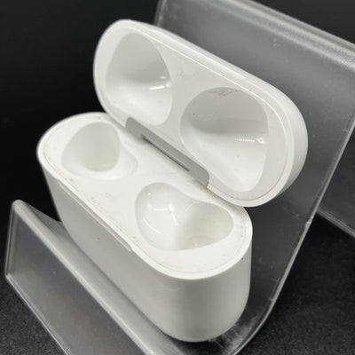 【中古】AirPods Lightning 充電ケース (第3世代)【秋葉原】