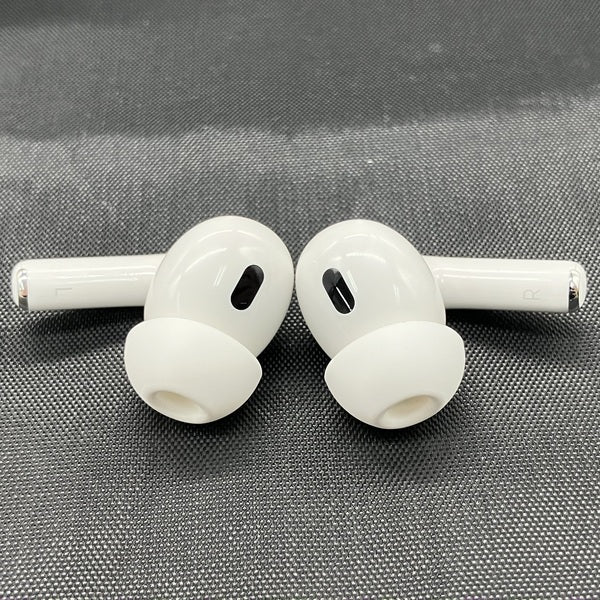 【中古】MagSafe充電ケース(USB-C)付きAirPods Pro(第2世代) MTJV3JA【秋葉原】