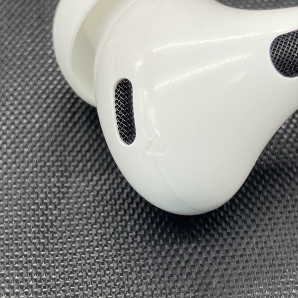 【中古】MagSafe充電ケース(USB-C)付きAirPods Pro(第2世代) MTJV3JA【秋葉原】