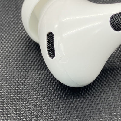 【中古】MagSafe充電ケース(USB-C)付きAirPods Pro(第2世代) MTJV3JA【秋葉原】