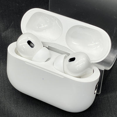 【中古】MagSafe充電ケース(USB-C)付きAirPods Pro(第2世代) MTJV3JA【秋葉原】