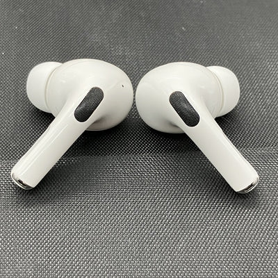 【中古】MagSafe充電ケース(USB-C)付きAirPods Pro(第2世代) MTJV3JA【秋葉原】
