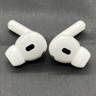 【中古】MagSafe充電ケース(USB-C)付きAirPods Pro(第2世代) MTJV3JA【秋葉原】