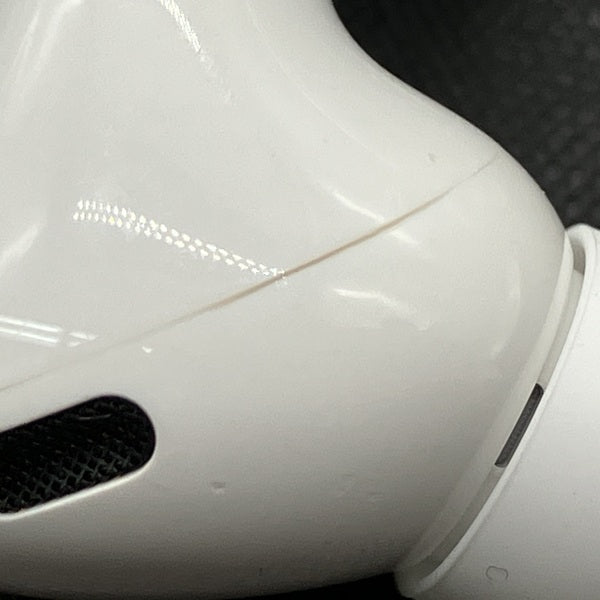 【中古】MagSafe充電ケース(USB-C)付きAirPods Pro(第2世代) MTJV3JA【秋葉原】