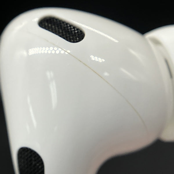 【中古】MagSafe充電ケース(USB-C)付きAirPods Pro(第2世代) MTJV3JA【秋葉原】