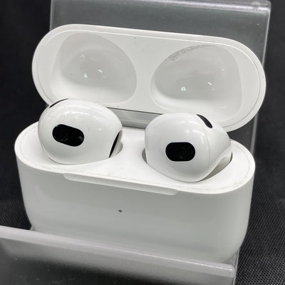【中古】Airpods MPNY3J/A 3rd Generation  Lightning充電ケース付【秋葉原】