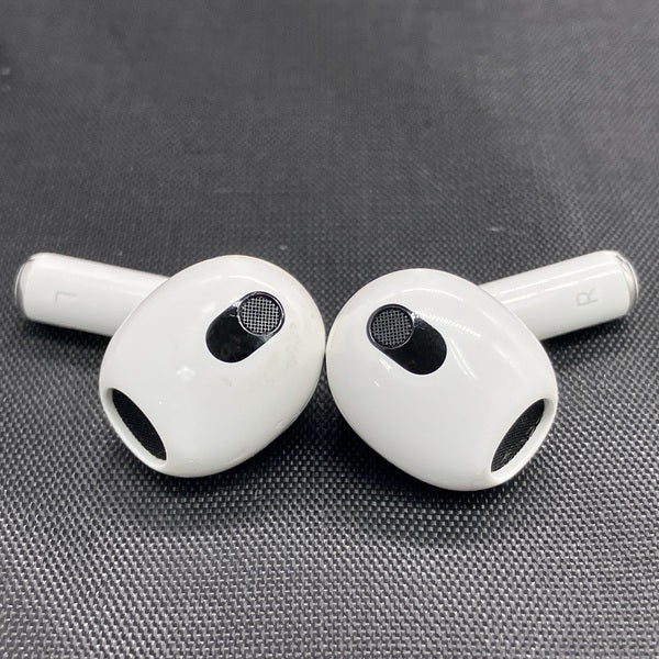 【中古】Airpods MPNY3J/A 3rd Generation  Lightning充電ケース付【秋葉原】