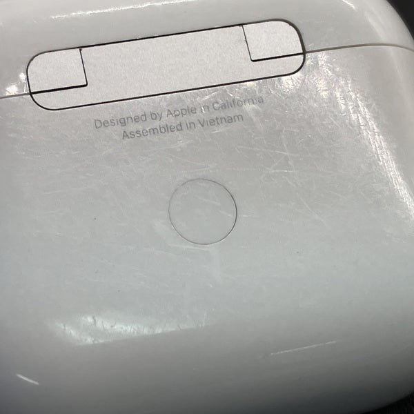 【中古】AirPods Lightning 充電ケース (第3世代)【秋葉原】