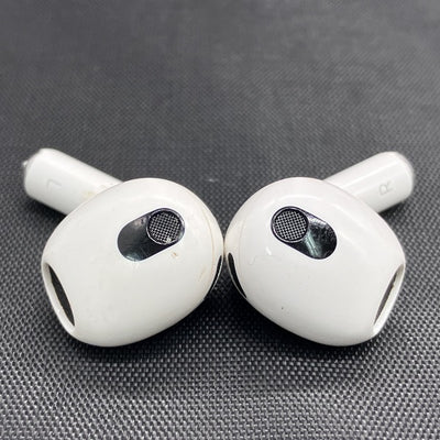 【中古】Airpods MPNY3J/A 3rd Generation  Lightning充電ケース付【秋葉原】