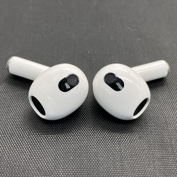 【中古】Airpods MPNY3J/A 3rd Generation  Lightning充電ケース付【秋葉原】
