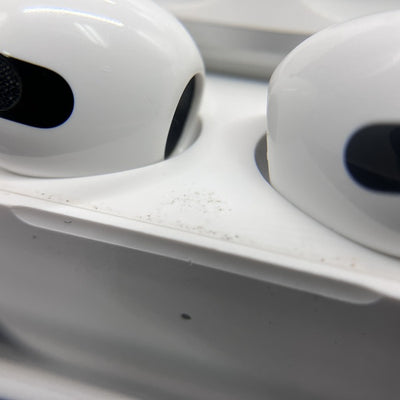 【中古】Airpods MPNY3J/A 3rd Generation  Lightning充電ケース付【秋葉原】