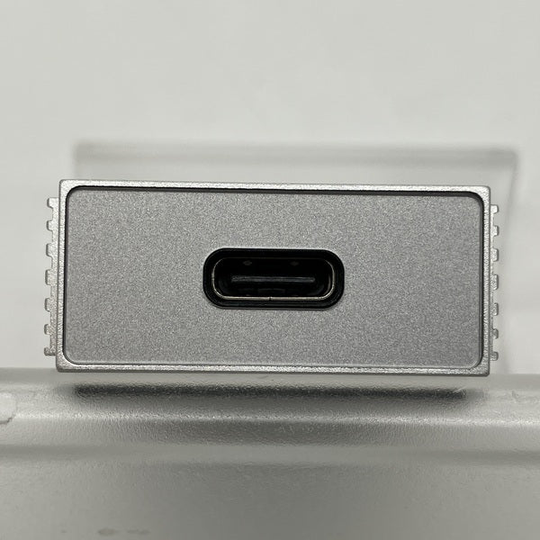 【中古】UA6 Silver【日本橋】