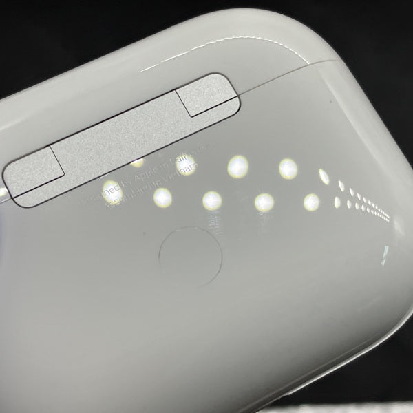 【中古】MagSafe充電ケース(USB-C)付きAirPods Pro(第2世代) MTJV3JA【秋葉原】