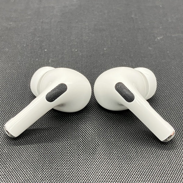 【中古】MagSafe充電ケース(USB-C)付きAirPods Pro(第2世代) MTJV3JA【秋葉原】