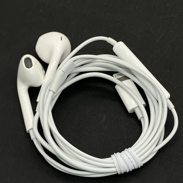 【中古】EarPods with Lightning Connector【日本橋】