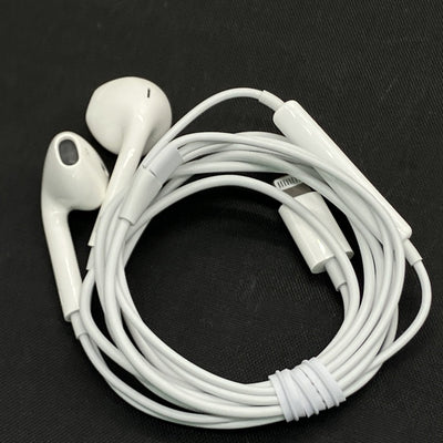 【中古】EarPods with Lightning Connector【日本橋】