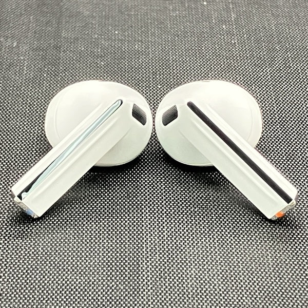 【中古】Galaxy Buds3 ホワイト 【SM-R530NZWAXJP】【秋葉原】