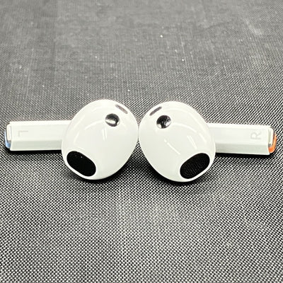 【中古】Galaxy Buds3 ホワイト 【SM-R530NZWAXJP】【秋葉原】