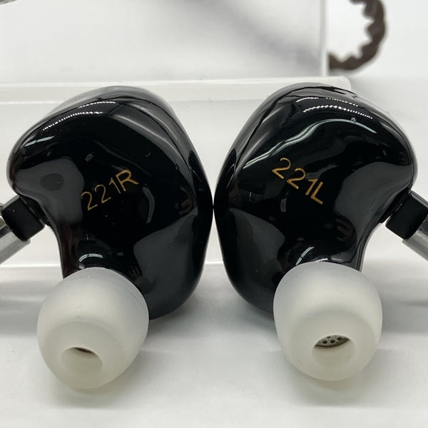 THIEAUDIO 【中古】V16 DIVINITY【秋葉原】 – e☆イヤホン