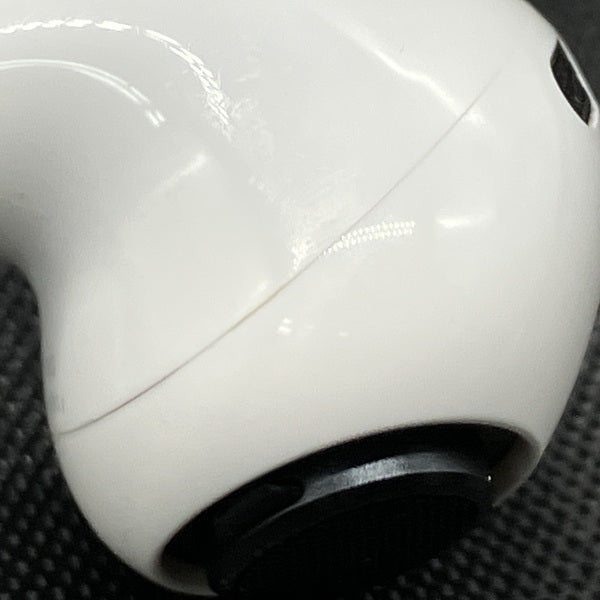 【中古】MagSafe充電ケース(USB-C)付きAirPods Pro(第2世代) MTJV3JA【秋葉原】
