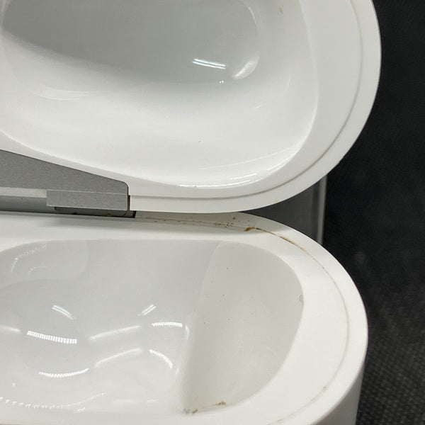 【中古】MagSafe充電ケース(USB-C)付きAirPods Pro(第2世代) MTJV3JA【秋葉原】