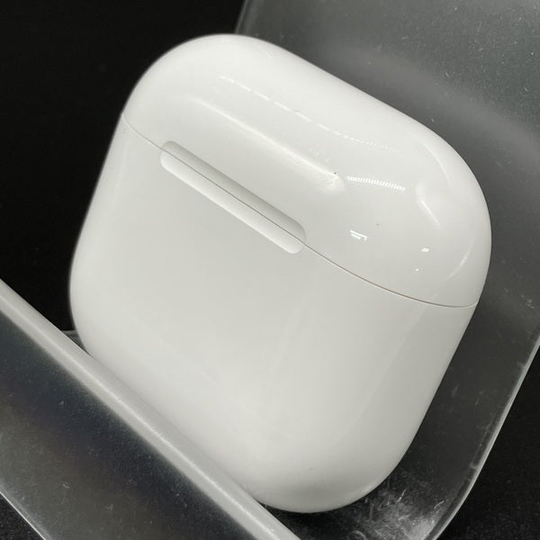 【中古】AirPods 4 MXP93J/A（アクティブノイズキャンセリング搭載）【秋葉原】