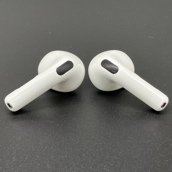 【中古】AirPods 4 MXP93J/A（アクティブノイズキャンセリング搭載）【秋葉原】