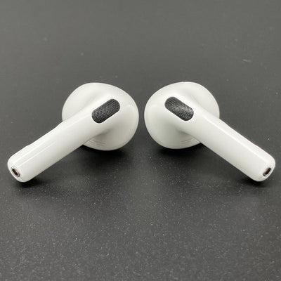 【中古】AirPods 4 MXP93J/A（アクティブノイズキャンセリング搭載）【秋葉原】