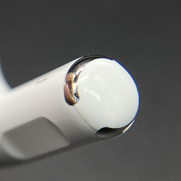【中古】MagSafe充電ケース(USB-C)付きAirPods Pro(第2世代) MTJV3JA【秋葉原】