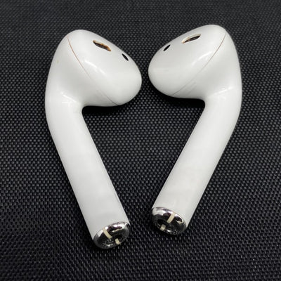【中古】AirPods with Wireless Charging Case  MRXJ2J-A【日本橋】