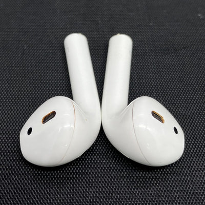 【中古】AirPods with Wireless Charging Case  MRXJ2J-A【日本橋】