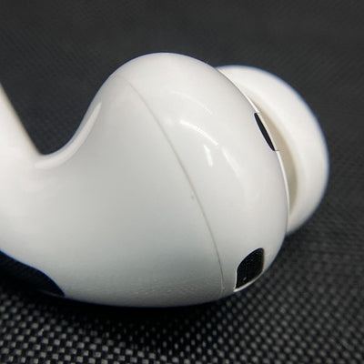 【中古】MagSafe充電ケース(USB-C)付きAirPods Pro(第2世代) MTJV3JA【日本橋】