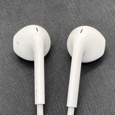 【中古】Apple EarPods with Remote and Mic【秋葉原】
