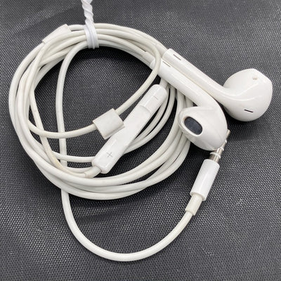【中古】Apple EarPods with Remote and Mic【秋葉原】