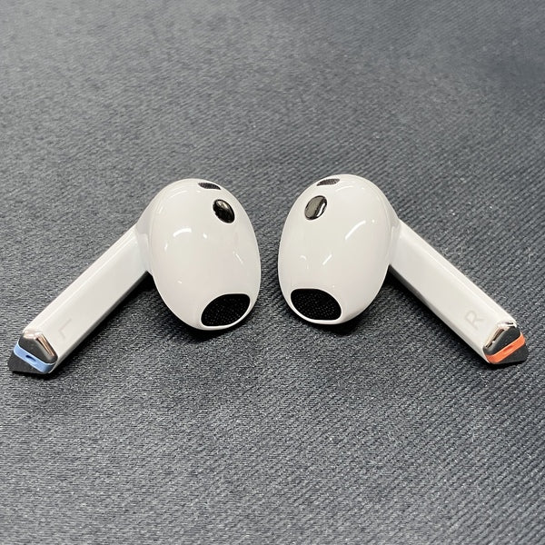 【中古】Galaxy Buds3 ホワイト 【SM-R530NZWAXJP】【秋葉原】