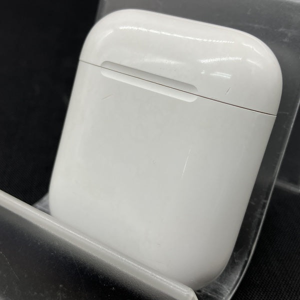 【中古】AirPods with Charging Case MV7N2J/A【秋葉原】