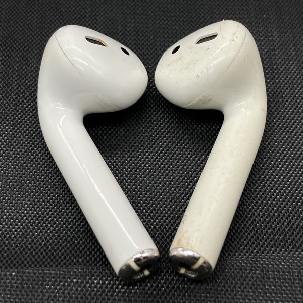 【中古】AirPods with Charging Case MV7N2J/A【秋葉原】