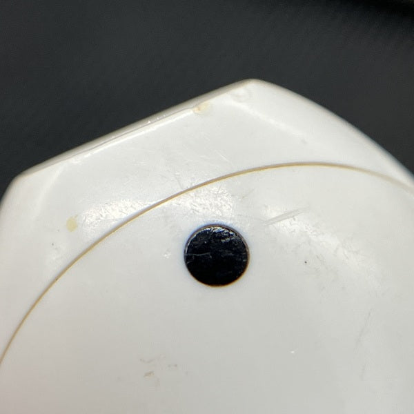 【中古】AirPods with Charging Case MV7N2J/A【秋葉原】