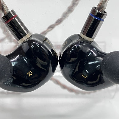 【中古】PERFORMER 8【秋葉原】