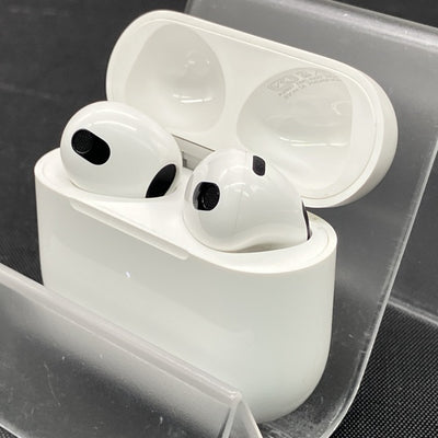 【中古】Airpods MPNY3J/A 3rd Generation  Lightning充電ケース付【日本橋】
