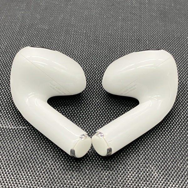 【中古】Airpods MPNY3J/A 3rd Generation  Lightning充電ケース付【日本橋】