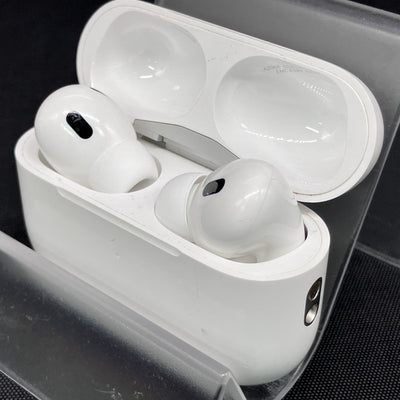 【中古】MagSafe充電ケース(USB-C)付きAirPods Pro(第2世代) MTJV3JA【秋葉原】