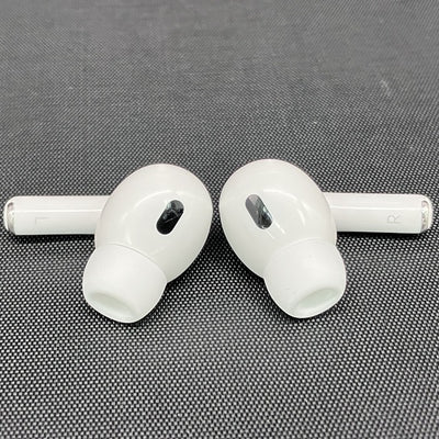 【中古】MagSafe充電ケース(USB-C)付きAirPods Pro(第2世代) MTJV3JA【秋葉原】
