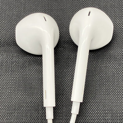 【中古】Apple EarPods with Remote and Mic【日本橋】