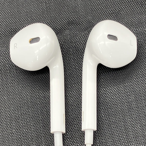 【中古】Apple EarPods with Remote and Mic【日本橋】