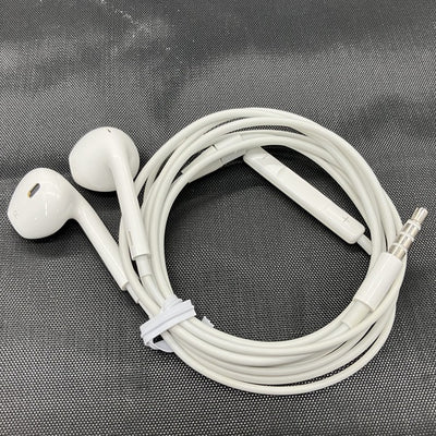 【中古】Apple EarPods with Remote and Mic【日本橋】