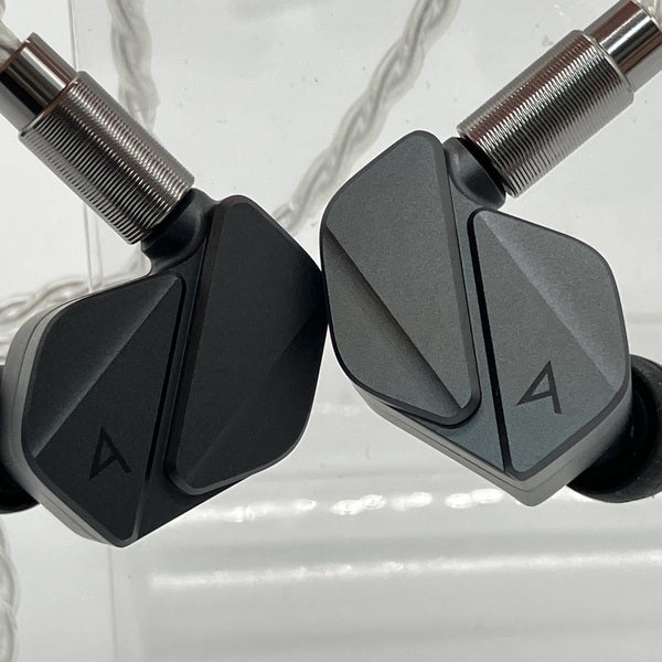 【中古】AK ZERO2 【IRV-AK-ZERO2】【秋葉原】