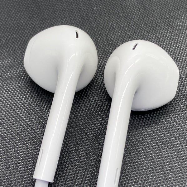 【中古】Apple EarPods with Remote and Mic【秋葉原】