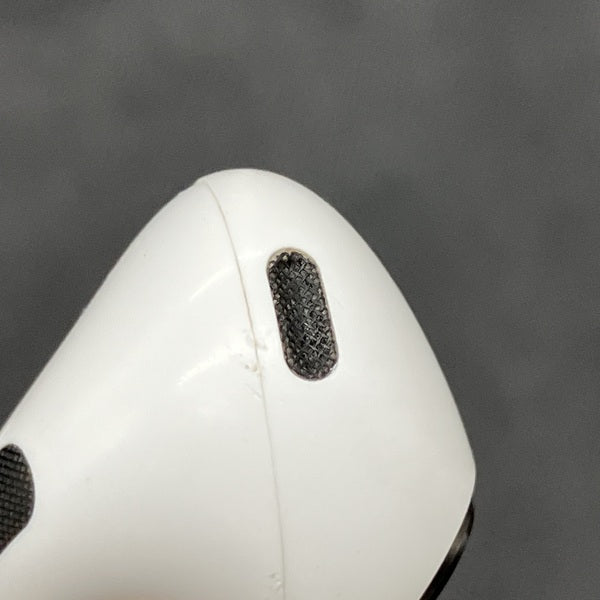 【中古】MagSafe充電ケース(USB-C)付きAirPods Pro(第2世代) MTJV3JA【秋葉原】