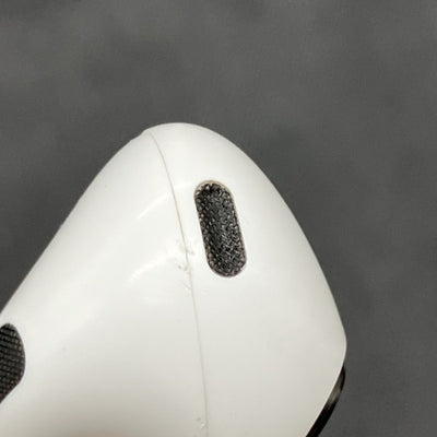 【中古】MagSafe充電ケース(USB-C)付きAirPods Pro(第2世代) MTJV3JA【秋葉原】